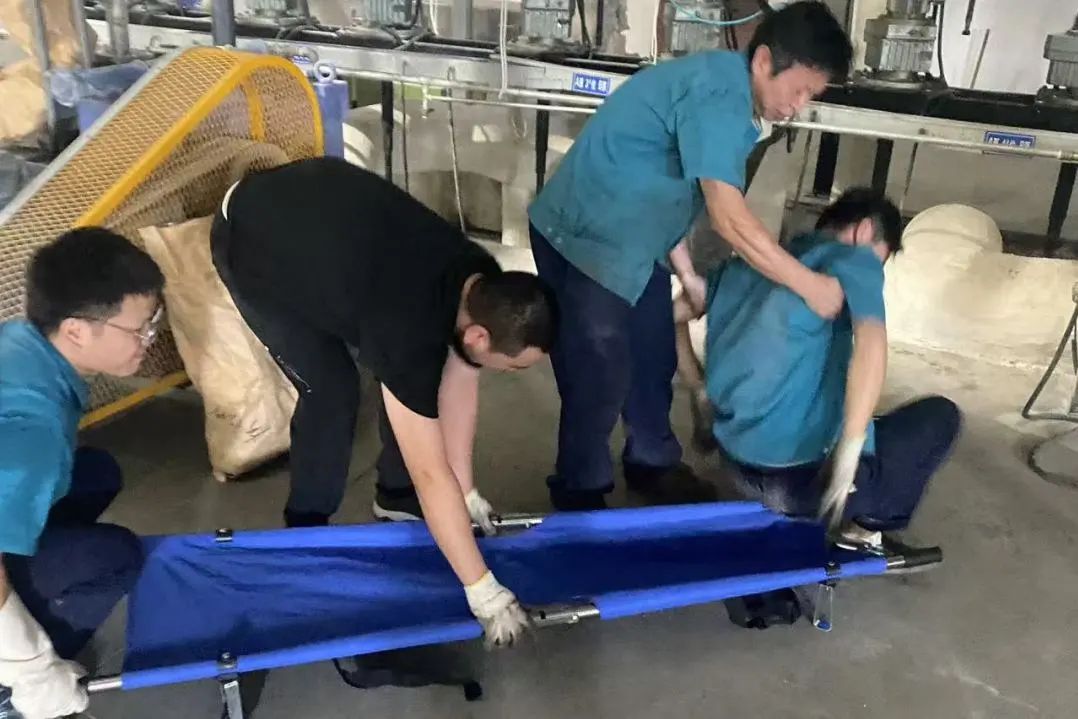 Changshu polyester conducts emergency rescue drill for heatstroke caused by high temperature